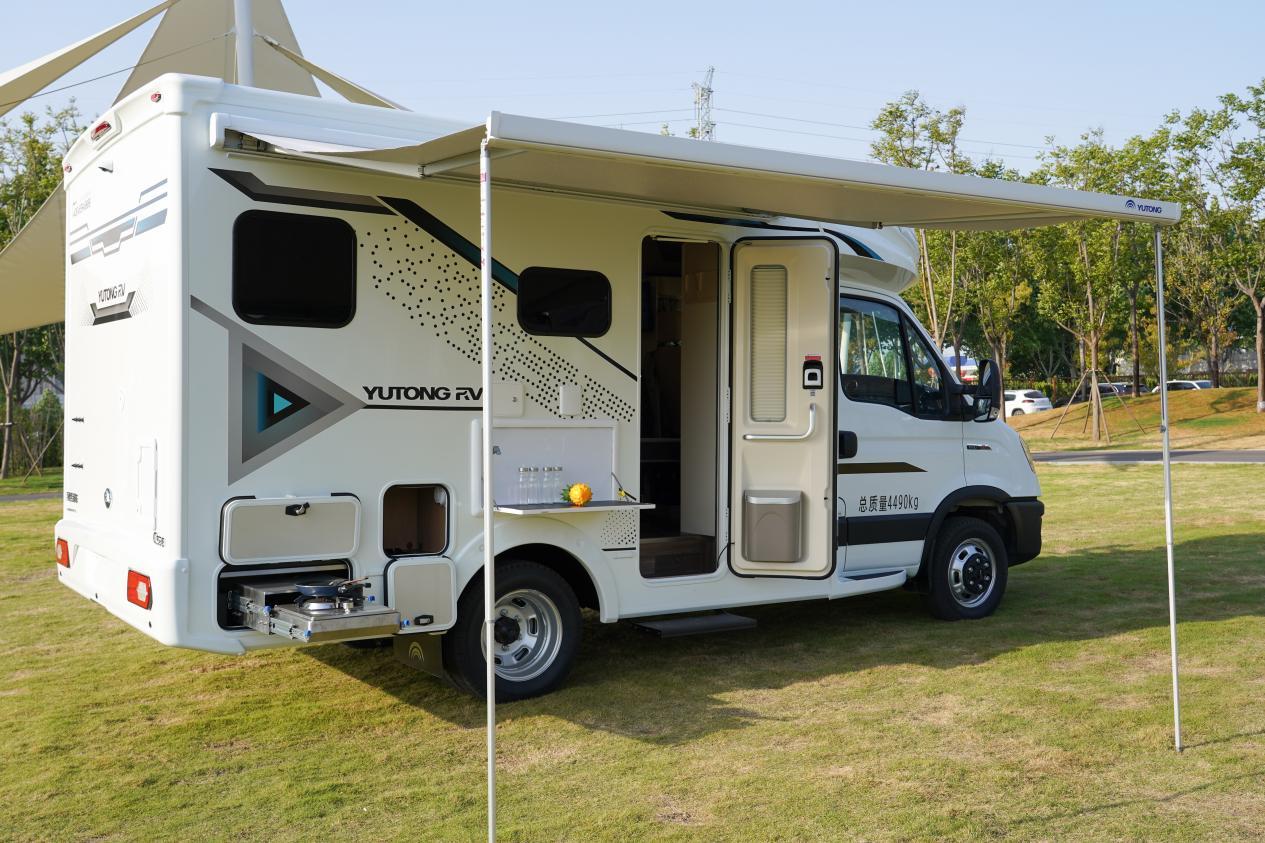 宇通c533房车探境版小顶房车,宇通c533小额头房车最新款评测