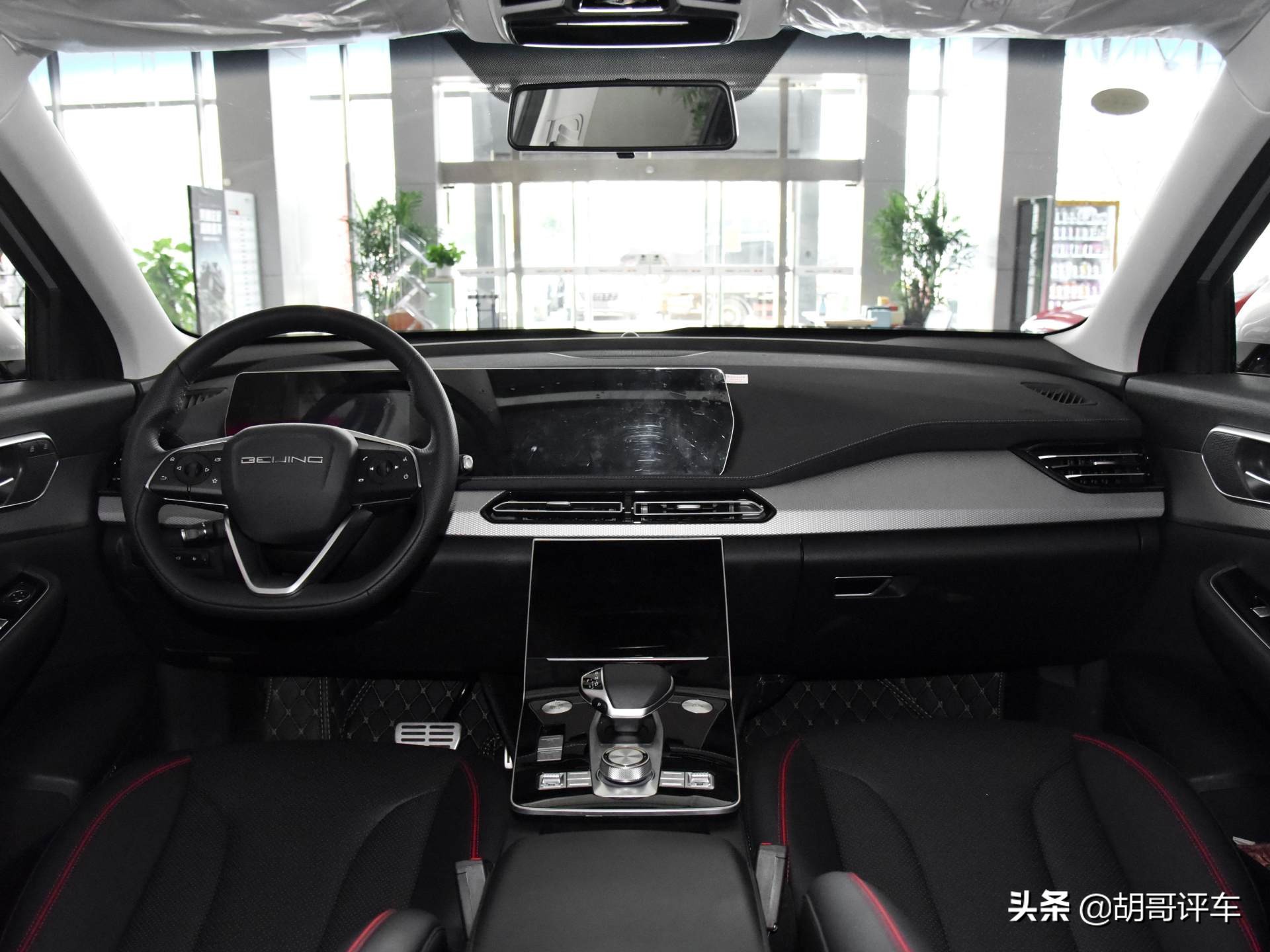 北京x7最新款顶配灰色,北京x7是时尚的舒适经济型suv