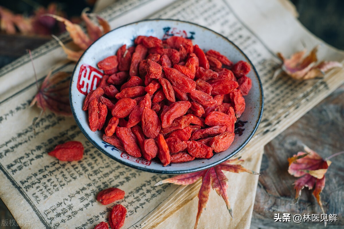 *丸睾**疼痛，遇寒更甚，着手除肝之邪，7味药治愈，小方也可去病