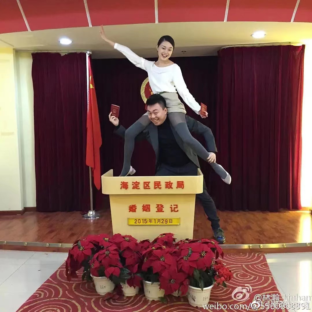 又穿假货被锤！京圈贵妇变寒门贵妇，网红晚晚是怎么沦为全网嘲的