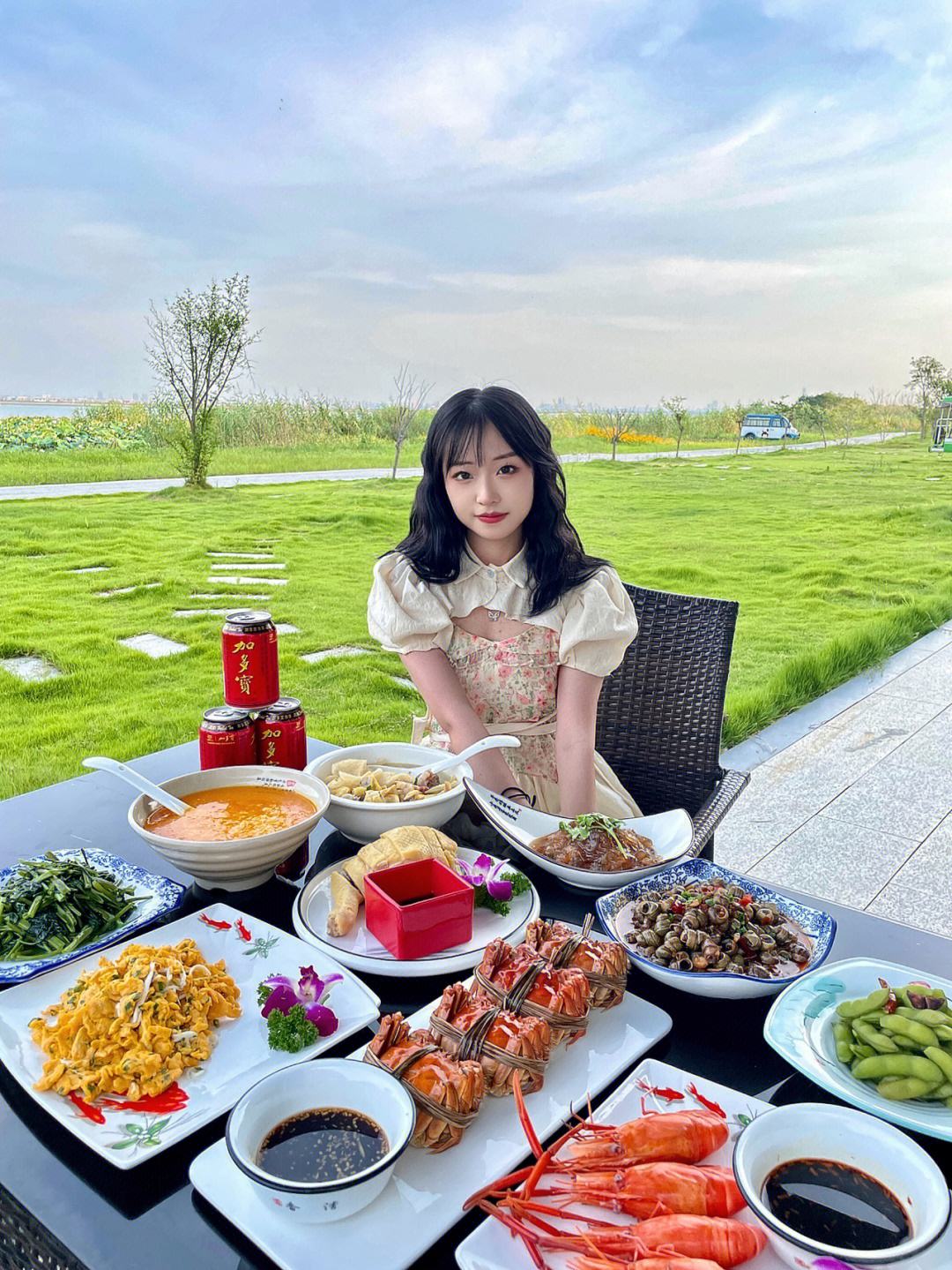 之前都快倒闭的农家乐，现在却生意爆棚，餐饮春天来了？