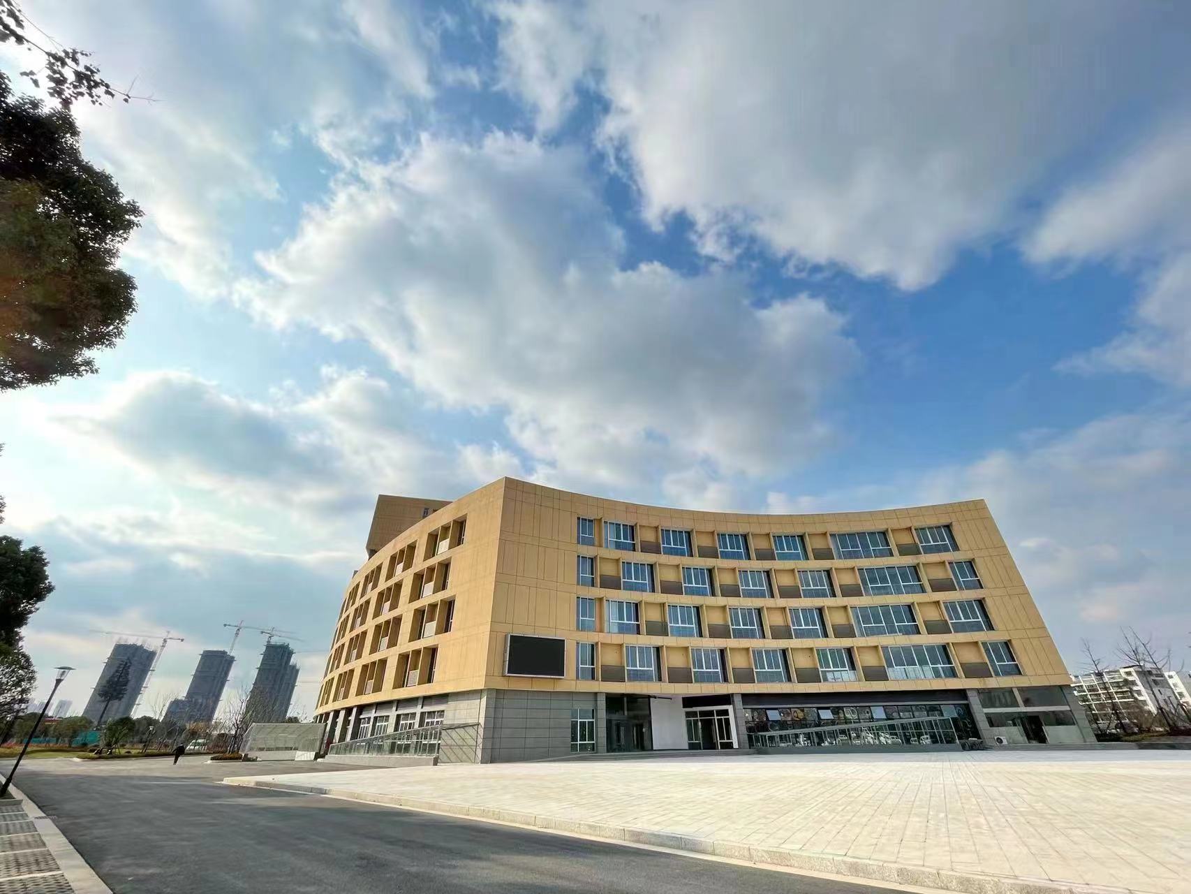 想创新敢创业，快来板桥鸿创城！