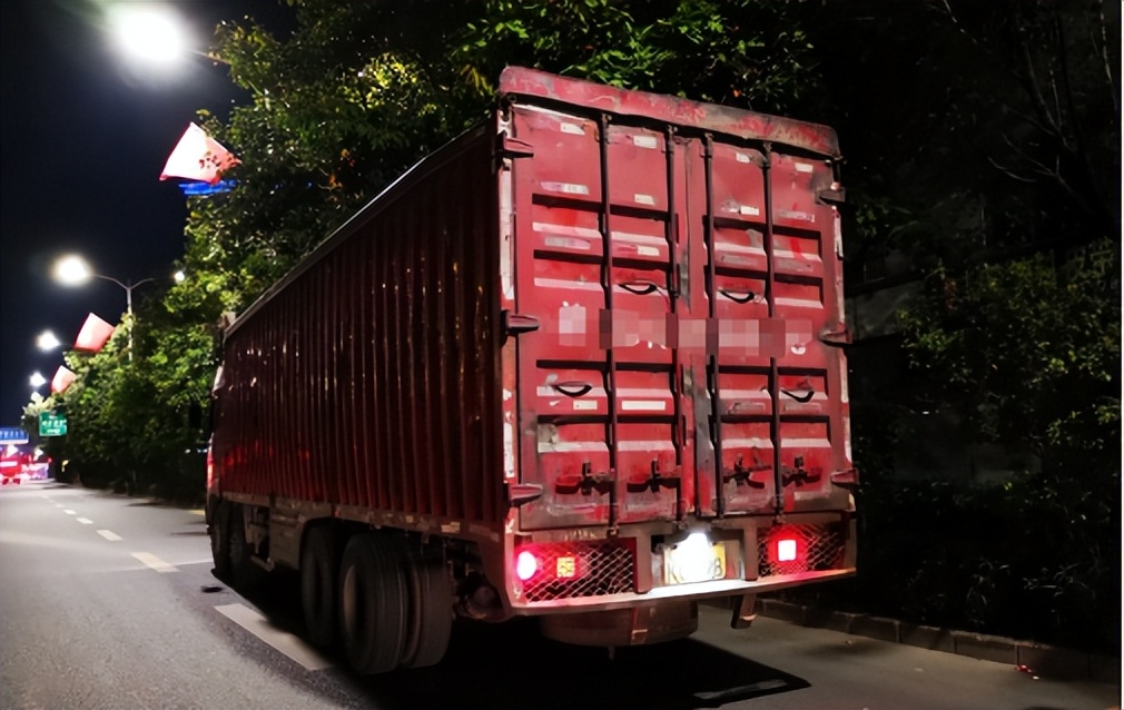 停车位罩车衣扣分吗,汽车停车罩车衣扣12分