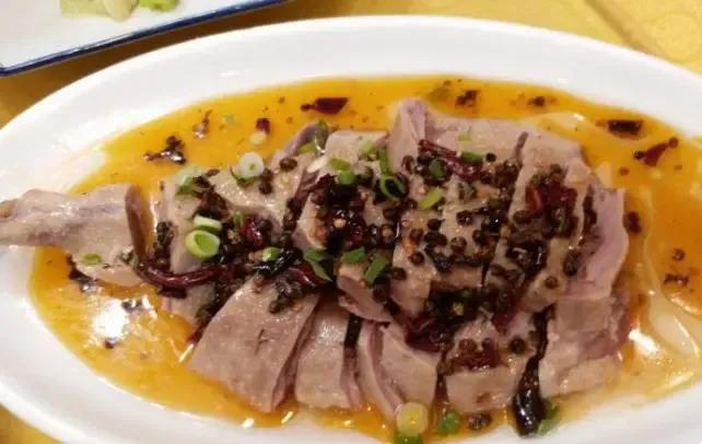 吃饭吃到头发如何维权,吃饭吃出头发的最好处理方法