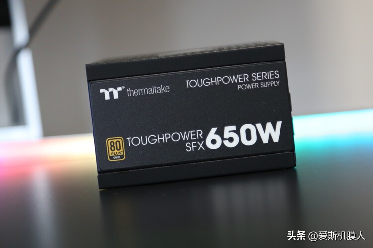 ITX好搭档！ThermaltakeTT钢影SFX650W金牌全模组电源开箱