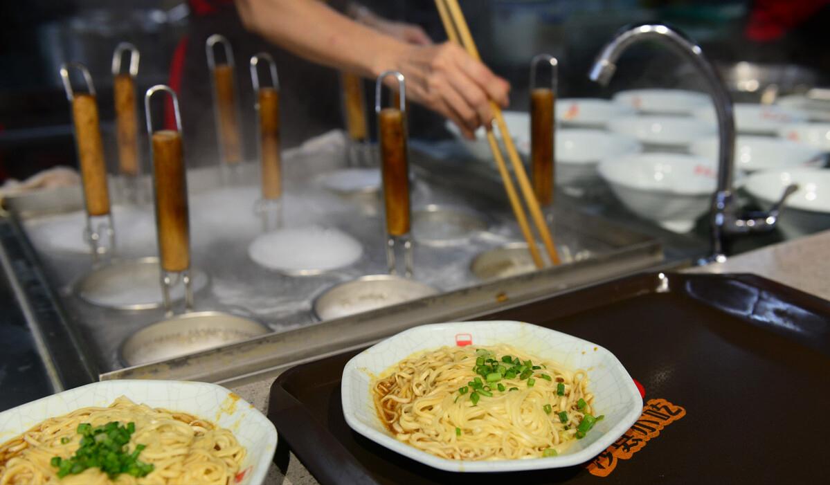 曾经风靡全国的沙县小吃，为何如今生意冷清？4个原因赶走了顾客