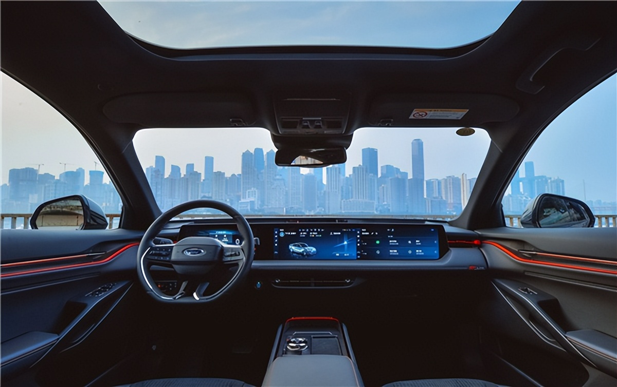 不到15万买中型车！福特蒙迪欧1.5T版上市：百公里耗油6升