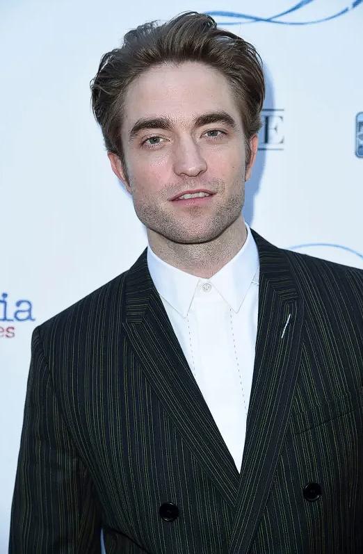 为什么明星脸上就没有胡子啊,为什么明星的脸上一点胡子也没有