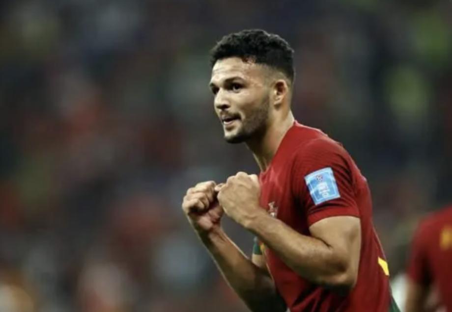 葡萄牙新星身价暴涨1个亿，热度超越C罗和梅西，球迷惊讶