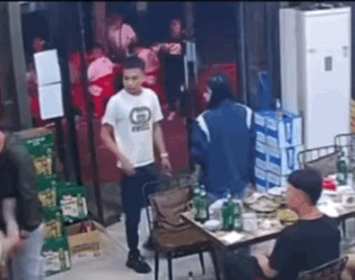 针对唐山打人事件谈谈你的看法,从心理学角度看唐山打人事件图文