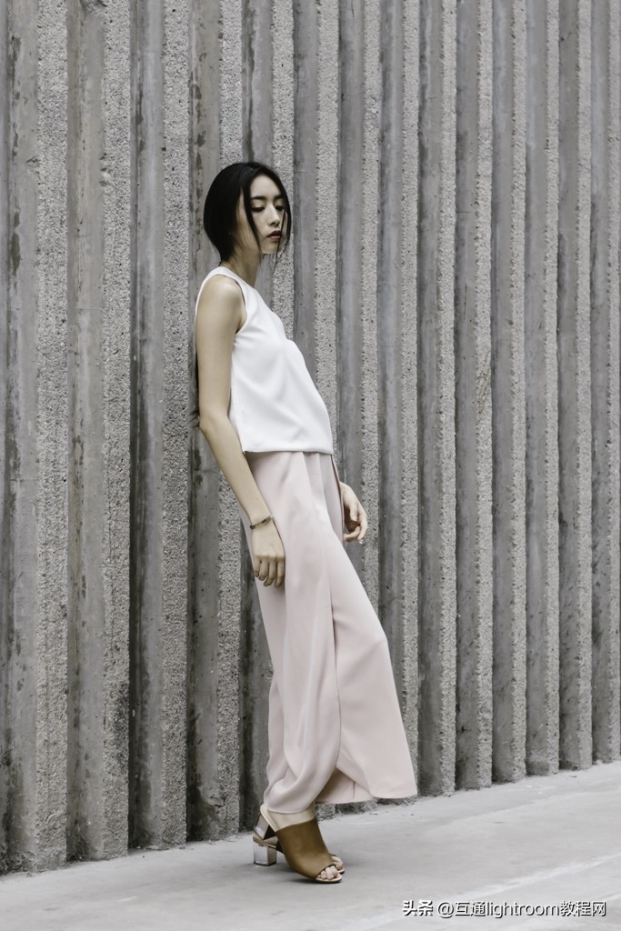 在店铺如何拍服装照片好看,室内如何拍出好看的服装照片