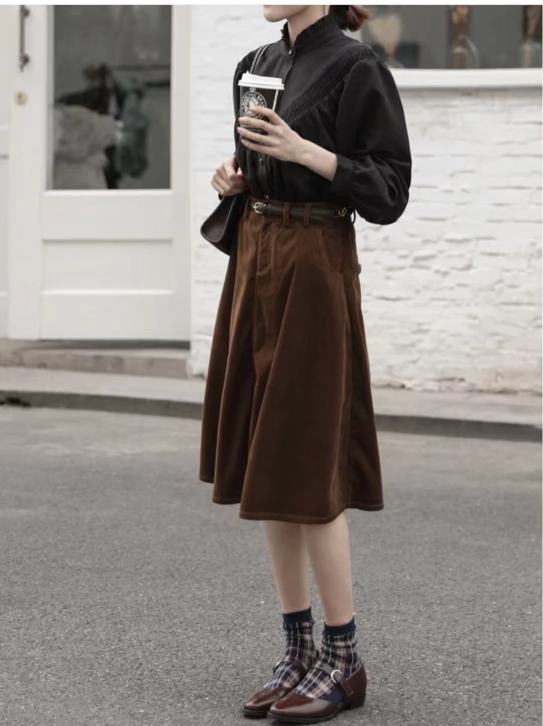 灯芯绒半身裙秋冬怎么搭配,灯芯绒碎花半身裙秋冬