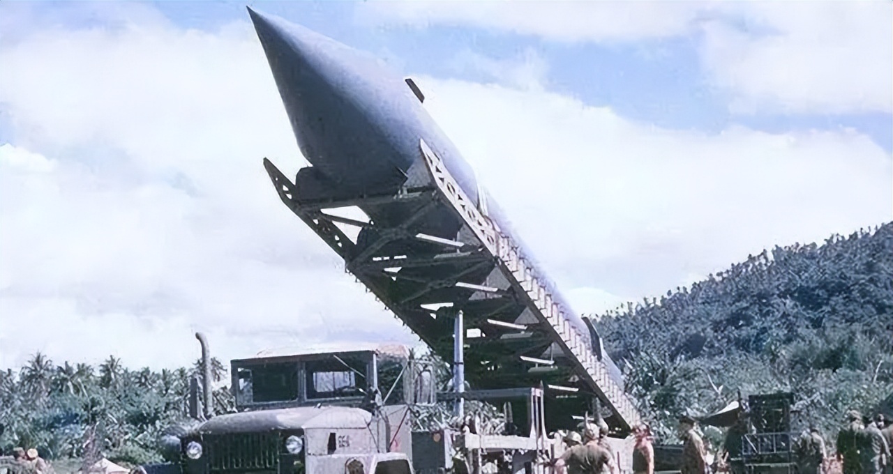 英国为阻止中国收回香港，准备了48颗原*弹子**，美国听完立刻拍板