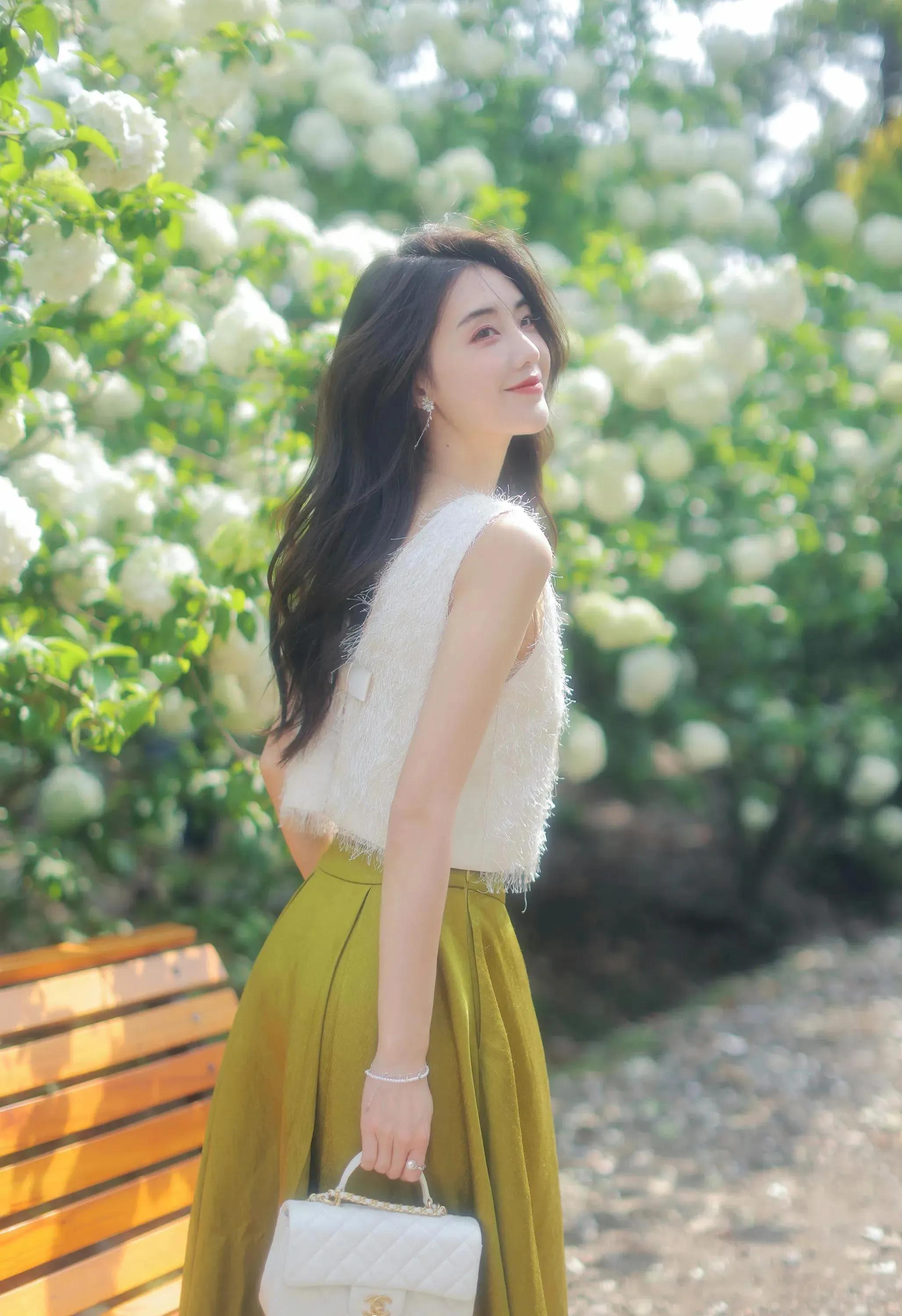 韩版白色背心长裙搭配,流苏背心长裙