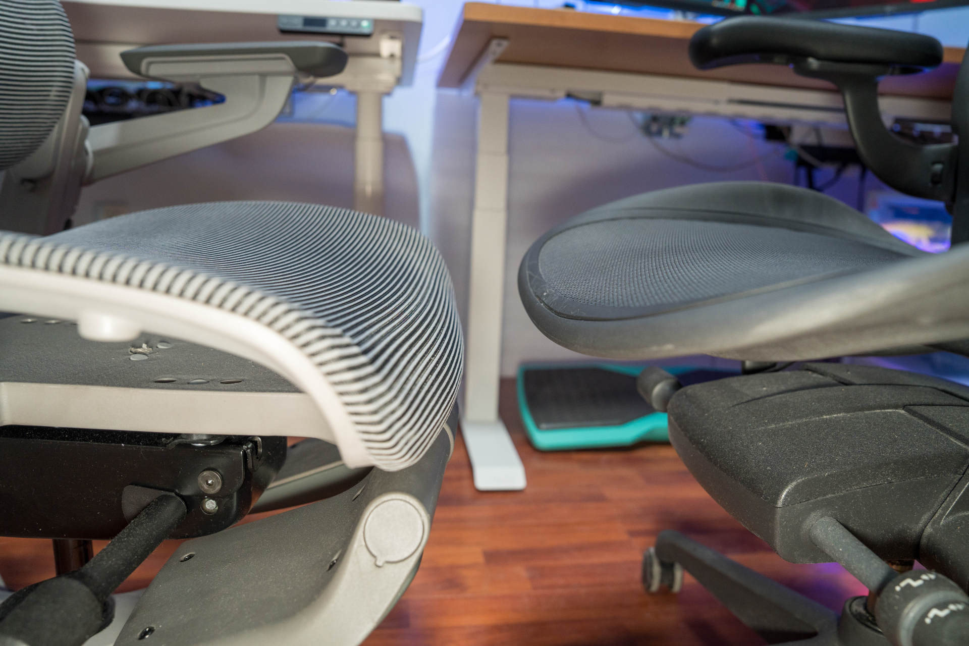 乱七八糟的电脑桌,笔记本电脑桌桌椅