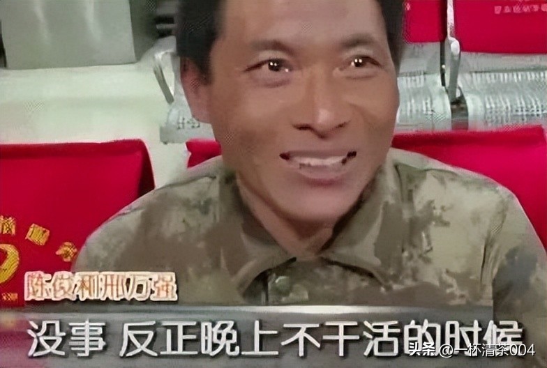 为什么火车卧铺这么难买,火车硬座为什么如此便宜