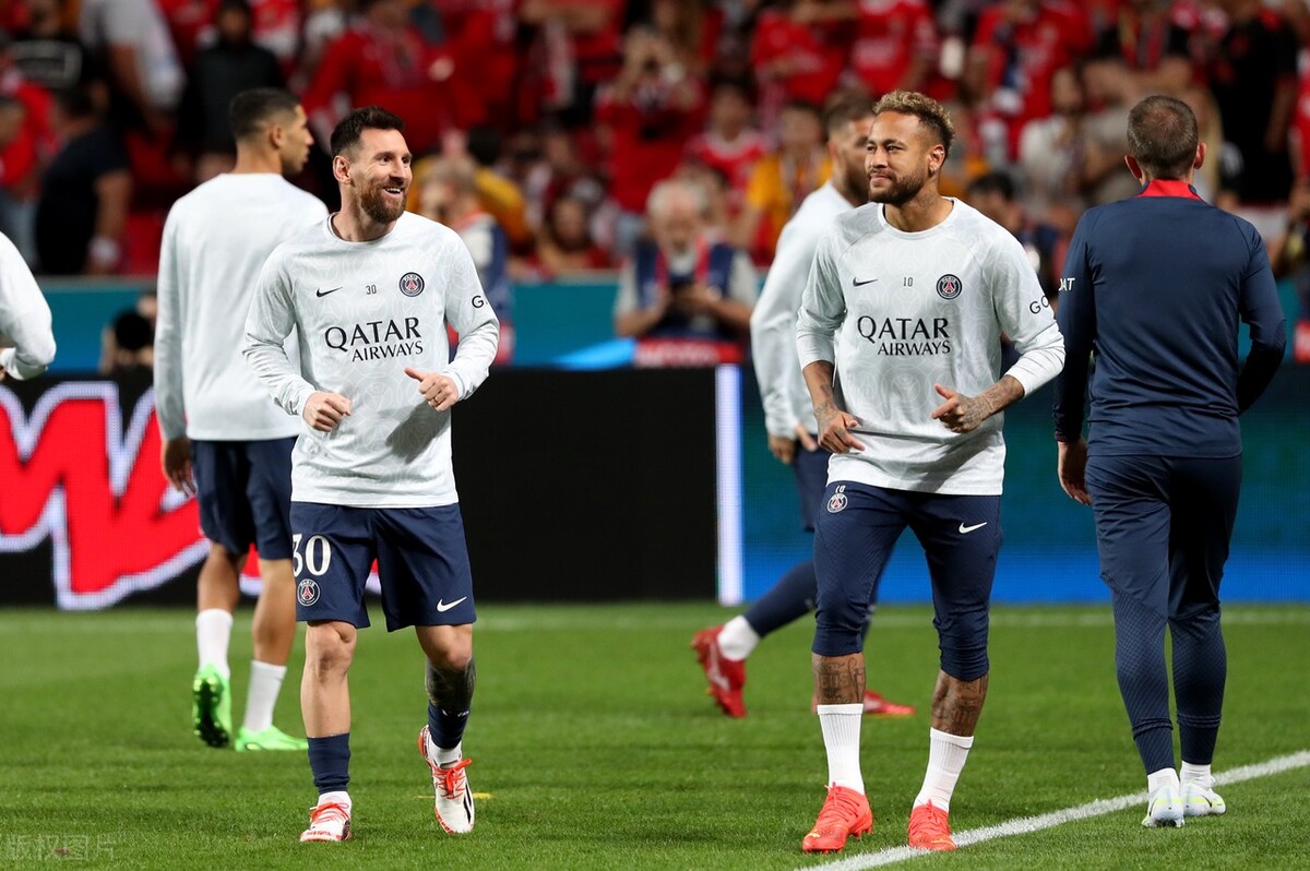 梅西给队友定制金色苹果手机,梅西定制号码