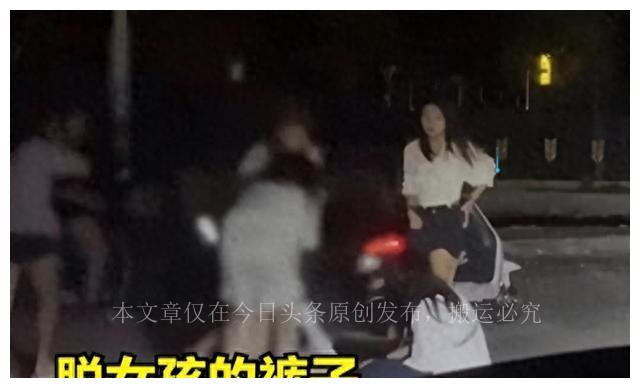 荒草地惊现女尸完整版,荒地惊现女尸扒开淤泥后惊呆众人