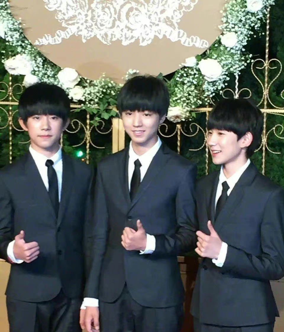 黄晓明Angelababy官宣离婚，回顾当年参加婚礼的嘉宾，物是人非