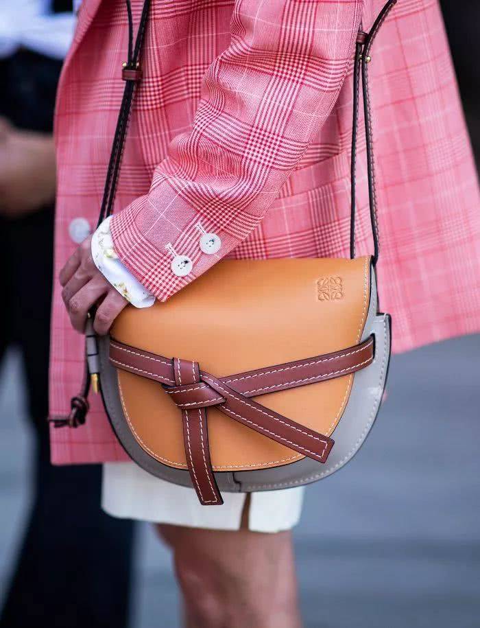 大牌经典款包包,每个大牌必入的一款经典款包包