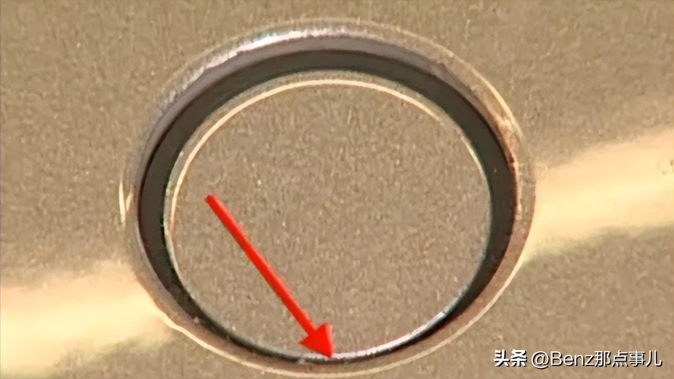 奔驰仪表显示park驻车制动器,奔驰驻车辅助系统亮p灯