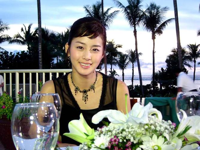 金泰熙为什么这么像20岁,金泰熙年轻时的颜值巅峰