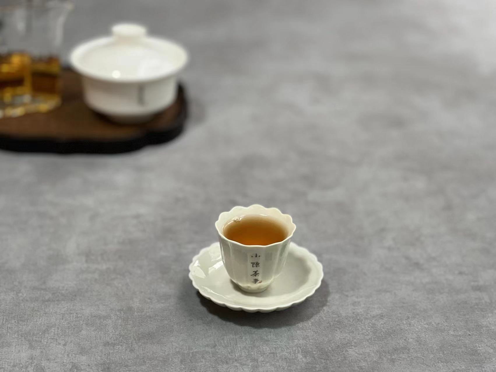 泡红茶用碱性水泡好吗,泡红茶一定要用玻璃杯吗