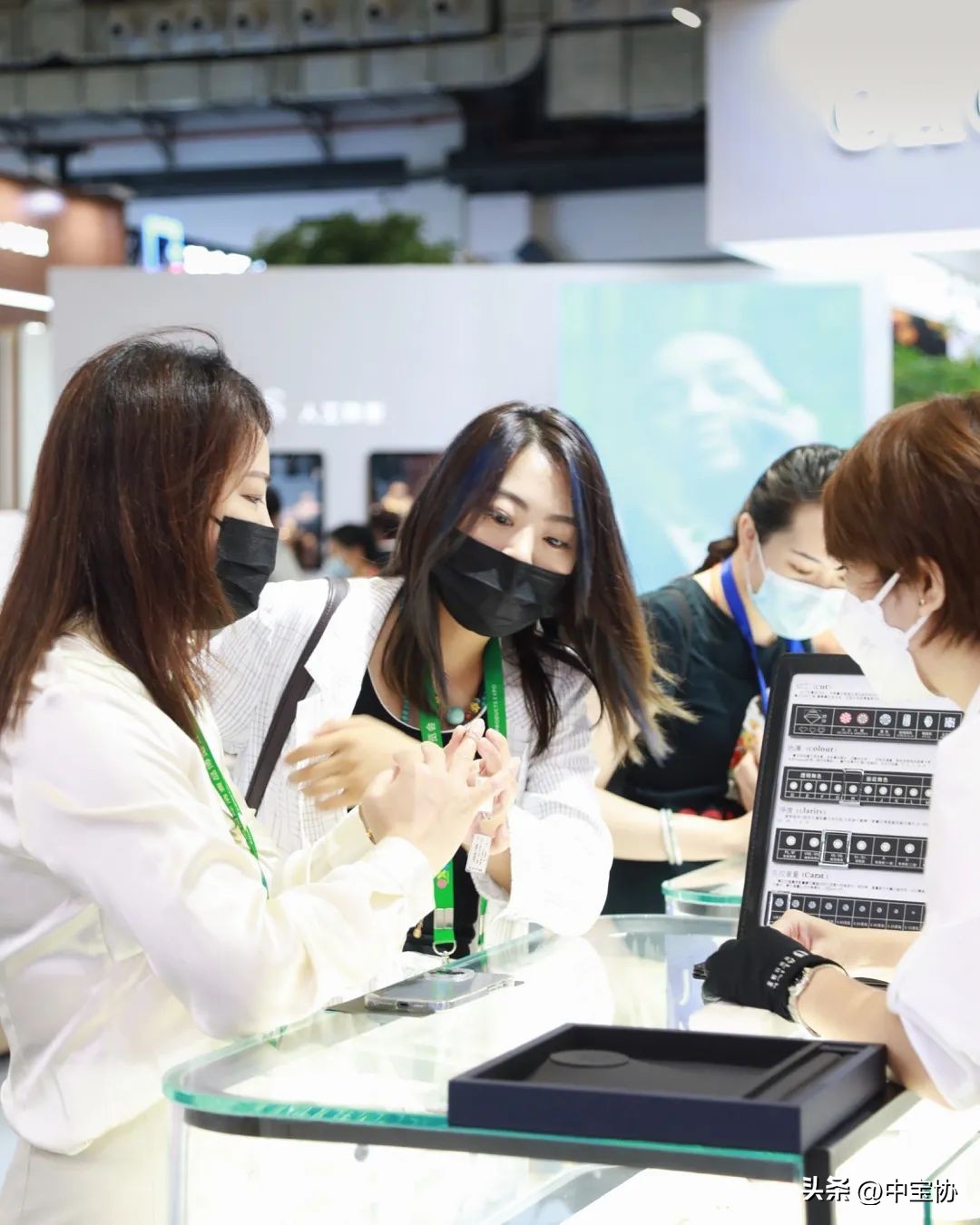 爱丽丝珠宝卓展,爱丽丝珠宝马蹄莲系列