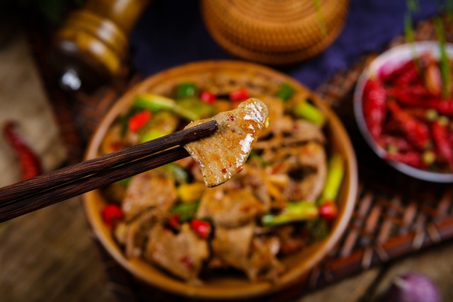 猪肝五花肉怎么炒又嫩又好吃,卤好的猪肝怎么炒好吃又嫩宝宝吃