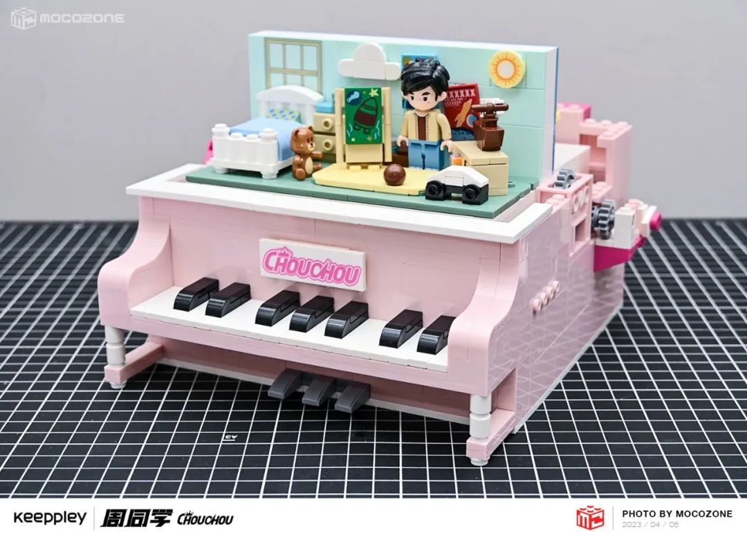 【积木测评】旋转的场景变换！周杰伦首款积木套装很有趣