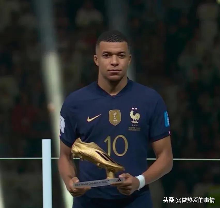 世界足球先生一览表,世界足球先生和金球奖哪个荣誉高