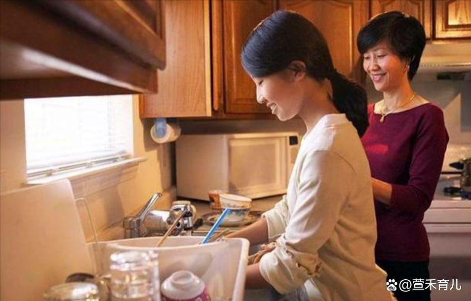 婆媳带娃各带各方式,婆媳带娃矛盾如何缓解