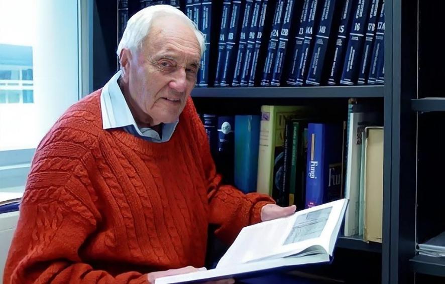 104岁科学家古道尔:无病无疾家庭和谐,却一心安乐死,到底为何