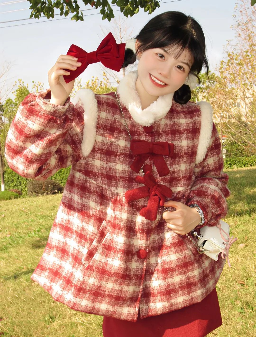 今年别再披头散发了三款减龄发型,秋冬季更适合有氛围感的发型