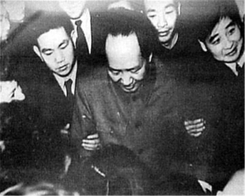 毛主席想参观佳县白云庙，李银桥强烈反对：“迷信”有啥好看的？