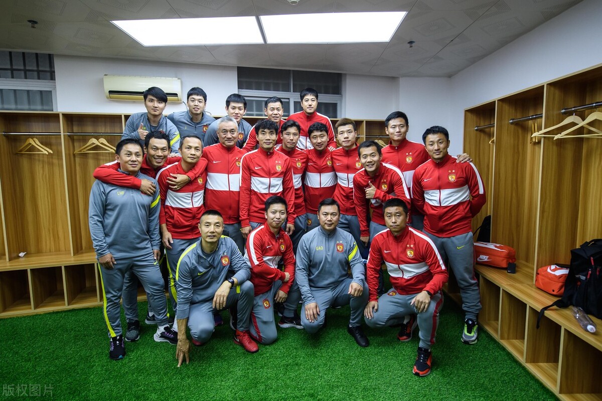 张琳芃罚点球震飞球门,张琳芃失误为啥还用他踢主力