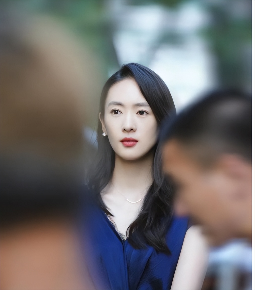 嫁人即翻身？从丑闻女主到逆袭视后，童谣身后的故事从没那么简单