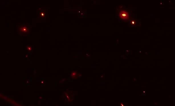 韦伯望远镜发现最古老黑洞,韦伯望远镜传回古老星系照片