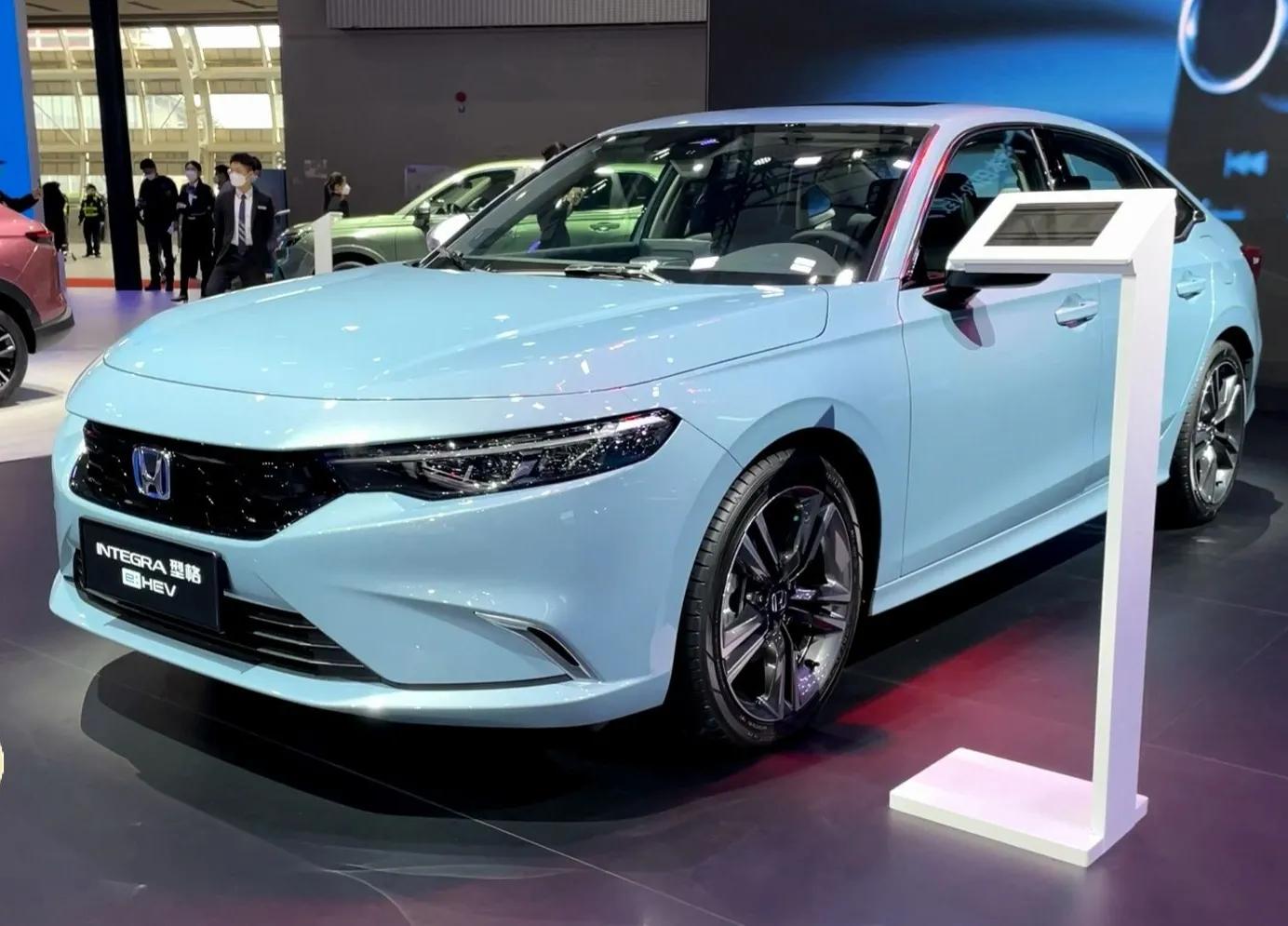 油电混合车15万内无需充电的轿车,油电混合车推荐10-15万轿车