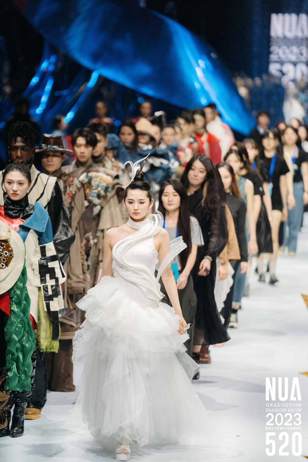 服装设计师马可设计作品,顶尖的服装设计师的设计稿