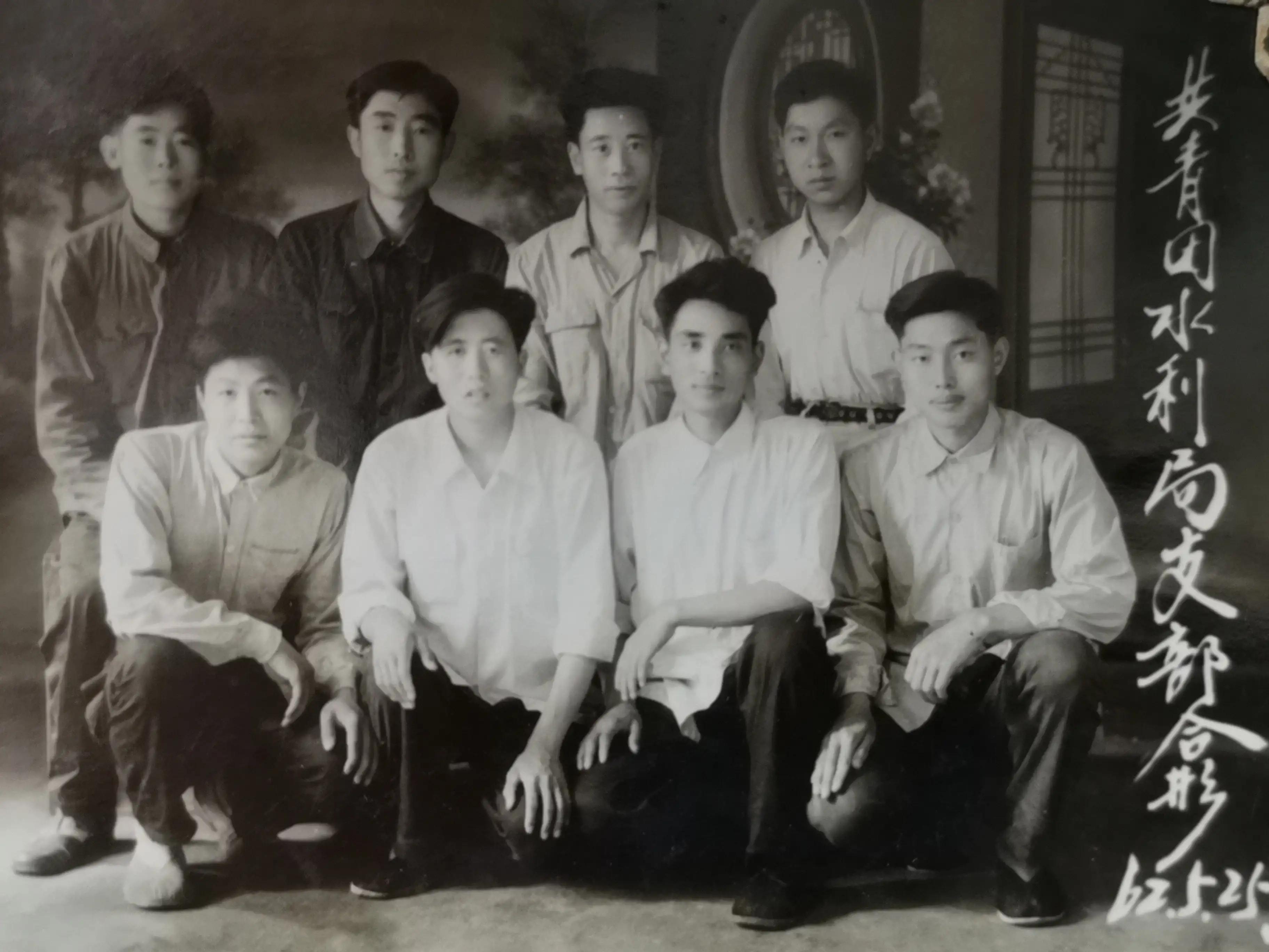 怎么看父亲的简历,父母的履历表