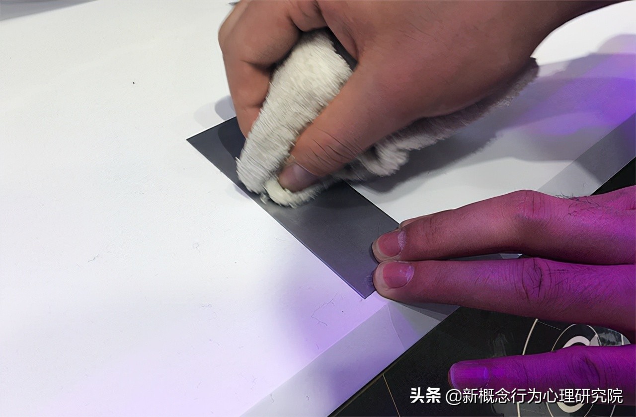 当洁癖症遇到邋遢鬼,洁癖强迫症怕脏是怎么引起的