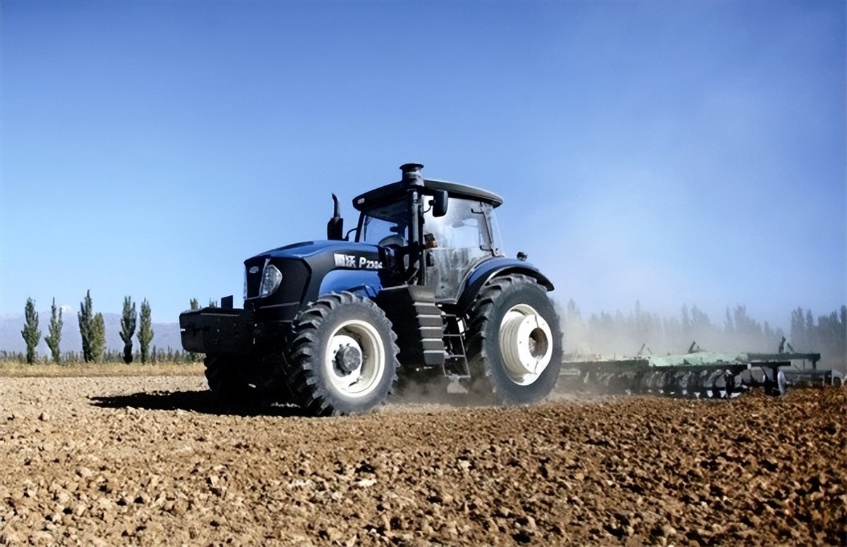 国产拖拉机的停滞与退步，马力疯长背后与国外拖拉机差距越拉越大