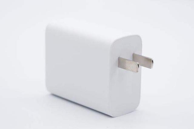 手机突然充电充得特别慢该怎么办,手机充电很慢充不进去是什么原因