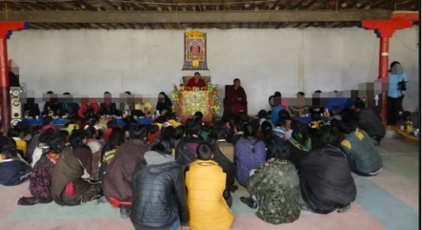 “假活佛”王兴夫：10年骗2亿，毒誓控制女弟子，被捕时自扇耳光