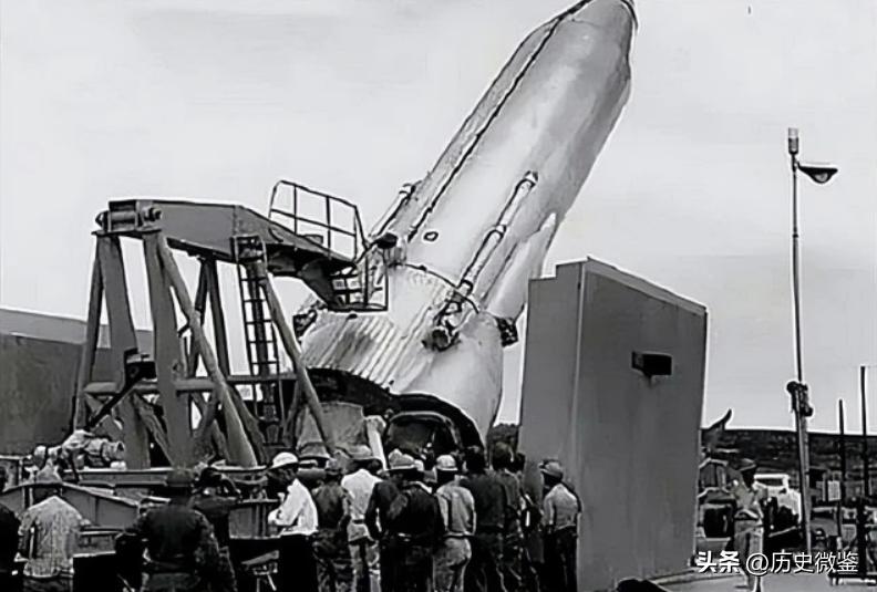 英国向日本投放了几颗原子弹,英国向美国发射24枚导弹吗