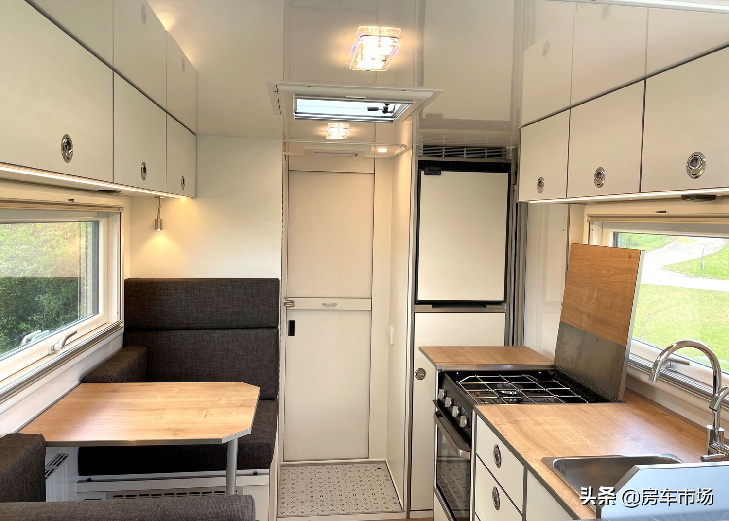 飞翔进口依维柯小额头房车最新款,赛德依维柯房车c型小额头价格