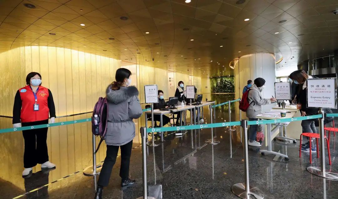 别幻想报复性消费了！复工后的烘焙店面怎么样了