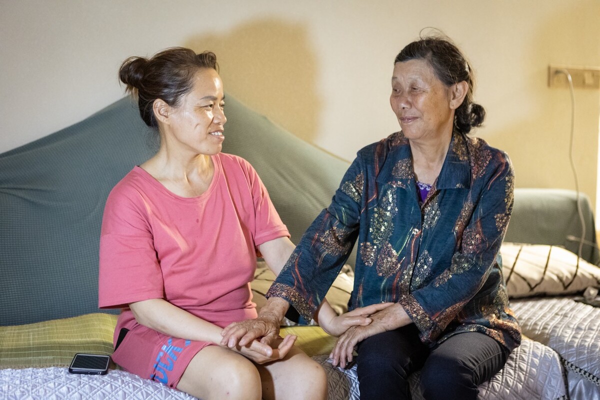 掏空积蓄在城里买房,农村父母半生积蓄为儿子买房