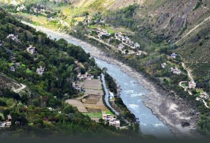 门前有水向右流什么意思,门前有水不是福屋后有山灾祸足